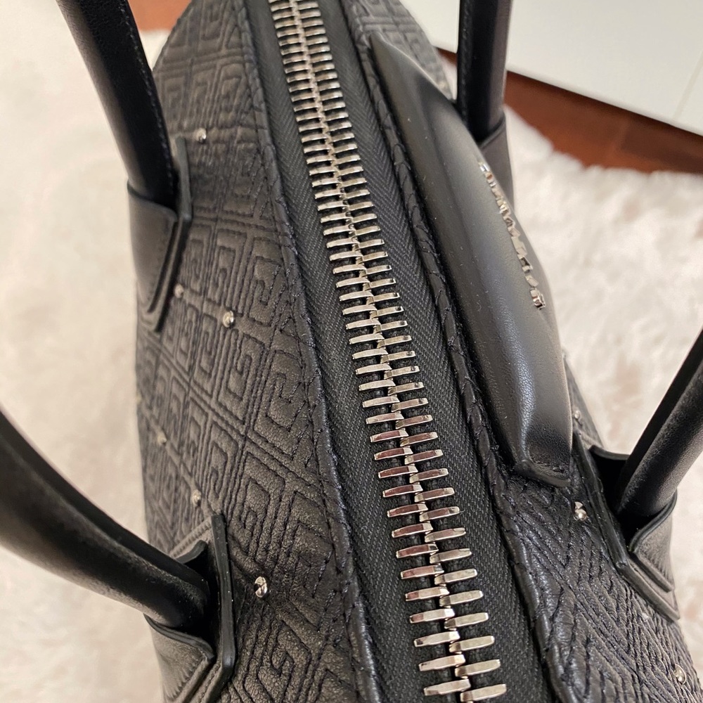 ❌SOLD❌NWT Givenchy Antigona Small Quilted  Bag - Picture 14 of 16